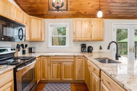 Harpers Ferry Cabin Hot Tub, Deck, Fire Pit, Wifi Εξωτερικό φωτογραφία