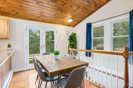Harpers Ferry Cabin Hot Tub, Deck, Fire Pit, Wifi Εξωτερικό φωτογραφία