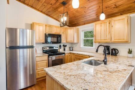 Harpers Ferry Cabin Hot Tub, Deck, Fire Pit, Wifi Εξωτερικό φωτογραφία