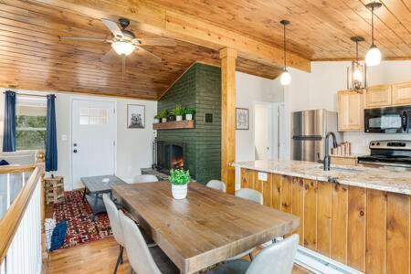 Harpers Ferry Cabin Hot Tub, Deck, Fire Pit, Wifi Εξωτερικό φωτογραφία